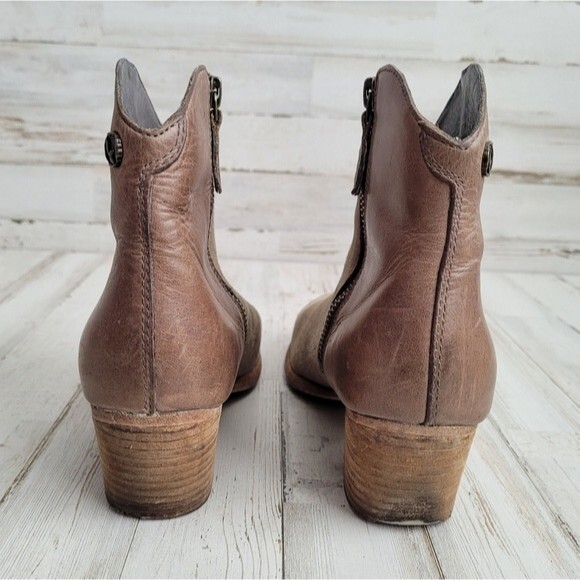 Ugg Koolaburra Taupe Heeled Booties - Picture 8 of 10